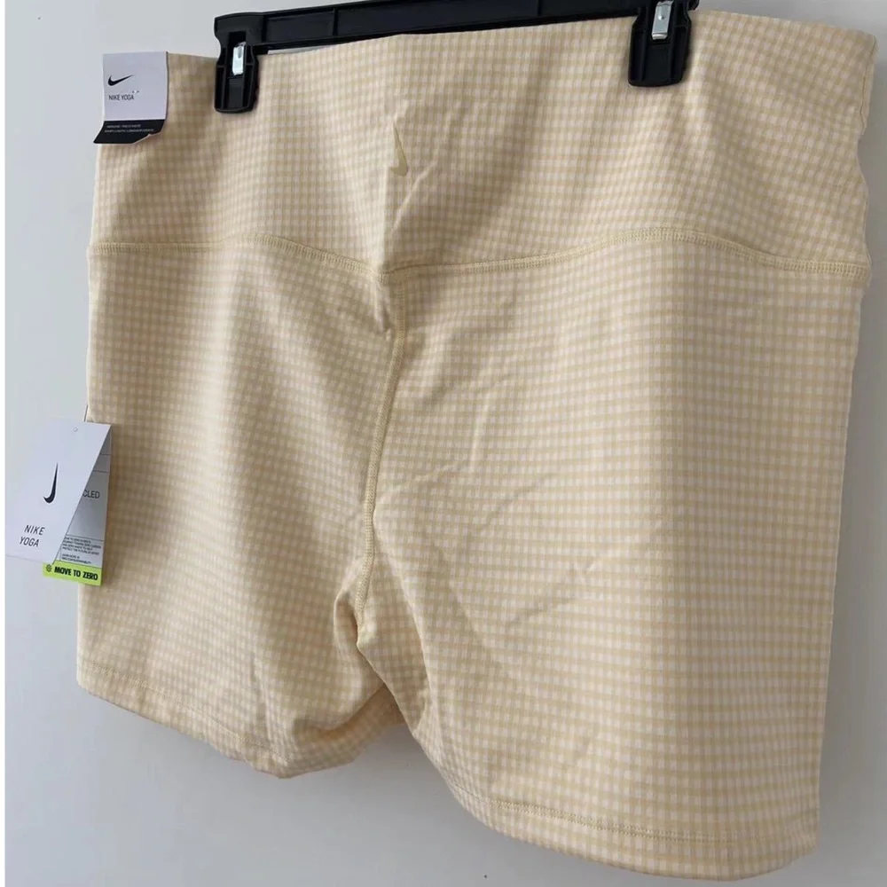 Nike Yoga Women's Gingham Shorts Size 2X